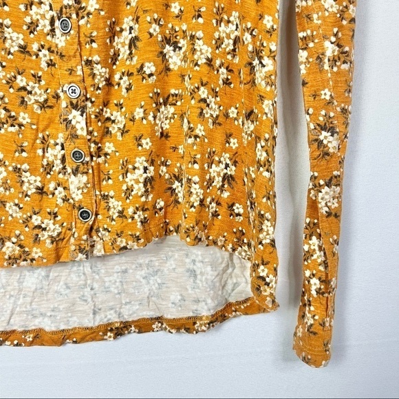 American Eagle AEO Soft & Sexy Slub Golden Yellow Floral Button Down Long Sleeve - Picture 5 of 5